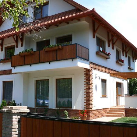 Sara Apartman Hévíz 外观 照片
