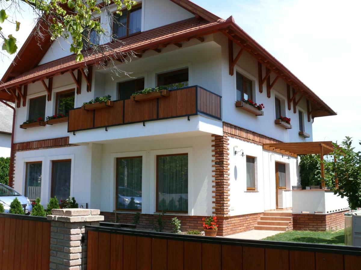 Sara Apartman Hévíz 外观 照片